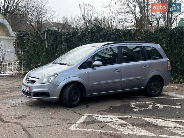 Сірий Опель Зафіра, об'ємом двигуна 1.8 л та пробігом 290 тис. км за 2900 $, фото 1 на Automoto.ua