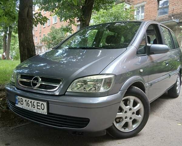 Серый Опель Зафира, объемом двигателя 2.2 л и пробегом 281 тыс. км за 4800 $, фото 1 на Automoto.ua