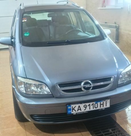 Серый Опель Зафира, объемом двигателя 1.6 л и пробегом 244 тыс. км за 2950 $, фото 1 на Automoto.ua