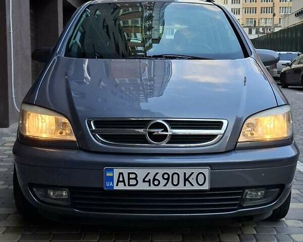 Серый Опель Зафира, объемом двигателя 1.8 л и пробегом 185 тыс. км за 5200 $, фото 1 на Automoto.ua