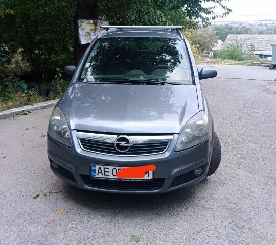 Сірий Опель Зафіра, об'ємом двигуна 1.9 л та пробігом 335 тис. км за 7200 $, фото 1 на Automoto.ua