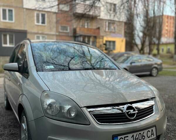 Серый Опель Зафира, объемом двигателя 1.9 л и пробегом 261 тыс. км за 5200 $, фото 1 на Automoto.ua