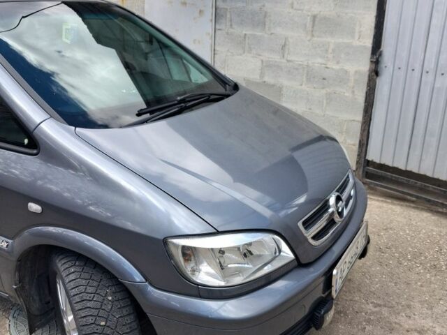 Серый Опель Зафира, объемом двигателя 1.8 л и пробегом 268 тыс. км за 4900 $, фото 1 на Automoto.ua