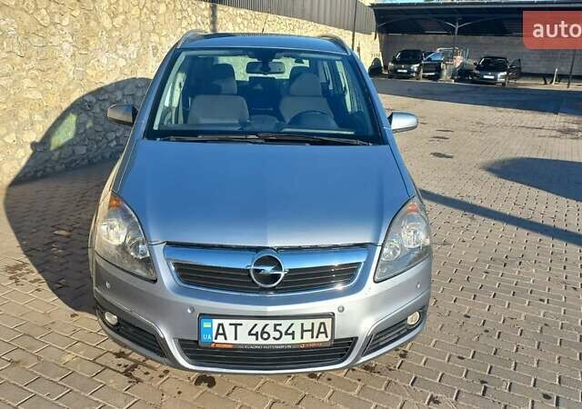 Опель Зафира 2005 в Тернополе на Automoto.ua Серый Опель Зафира, объемом двигателя 1.91 л и пробегом 258 тыс. км за 4899 $, фото 1 на Automoto.ua