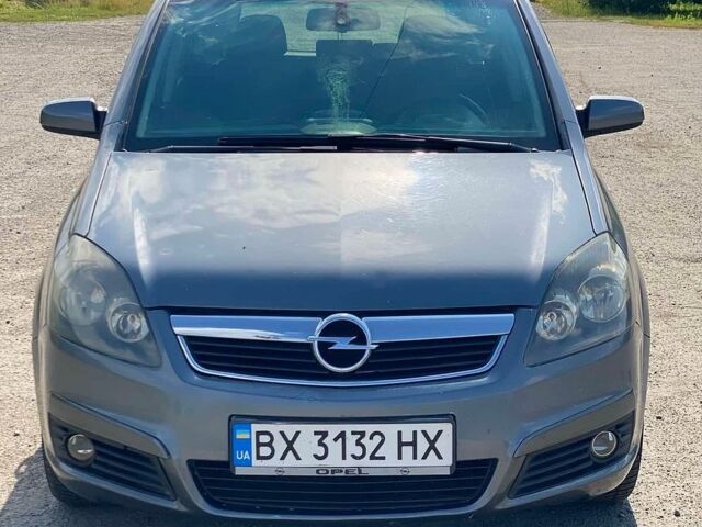 Сірий Опель Зафіра, об'ємом двигуна 1.6 л та пробігом 295 тис. км за 3100 $, фото 1 на Automoto.ua