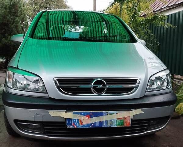 Серый Опель Зафира, объемом двигателя 1.6 л и пробегом 184 тыс. км за 5750 $, фото 1 на Automoto.ua