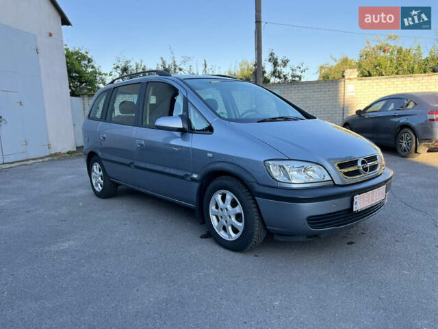 Серый Опель Зафира, объемом двигателя 1.6 л и пробегом 101 тыс. км за 5499 $, фото 1 на Automoto.ua