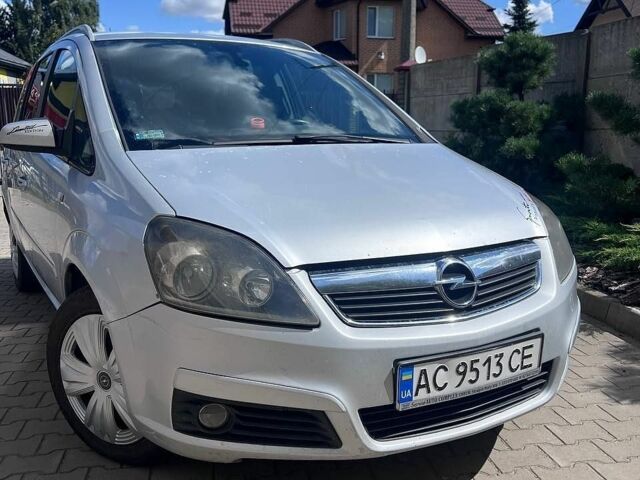 Серый Опель Зафира, объемом двигателя 1.91 л и пробегом 248 тыс. км за 4000 $, фото 1 на Automoto.ua