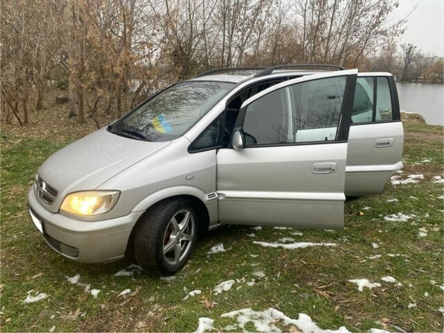 Сірий Опель Зафіра, об'ємом двигуна 0 л та пробігом 312 тис. км за 2500 $, фото 1 на Automoto.ua