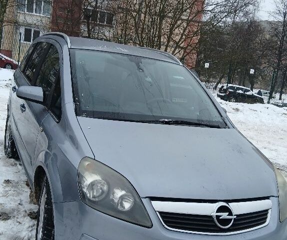 Серый Опель Зафира, объемом двигателя 1.8 л и пробегом 230 тыс. км за 5000 $, фото 1 на Automoto.ua