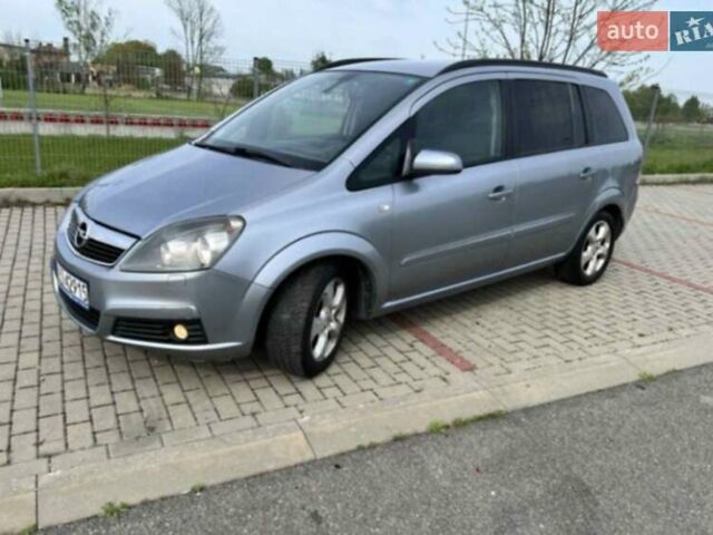 Серый Опель Зафира, объемом двигателя 1.8 л и пробегом 265 тыс. км за 1750 $, фото 1 на Automoto.ua