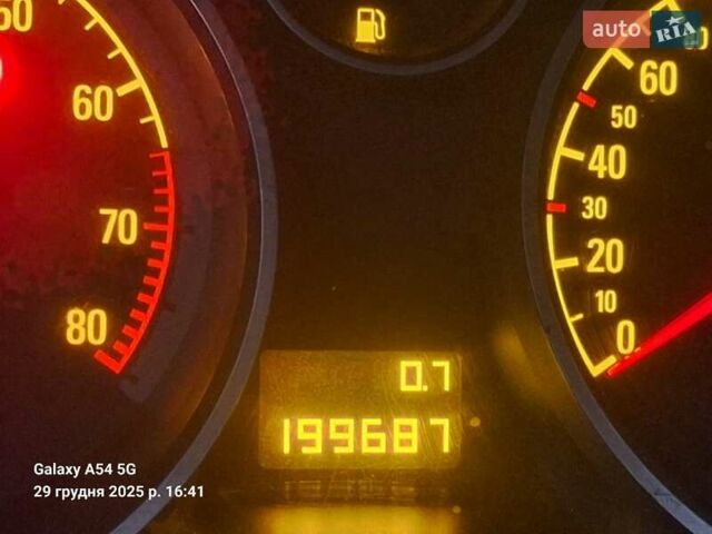 Сірий Опель Зафіра, об'ємом двигуна 1.6 л та пробігом 199 тис. км за 5500 $, фото 1 на Automoto.ua