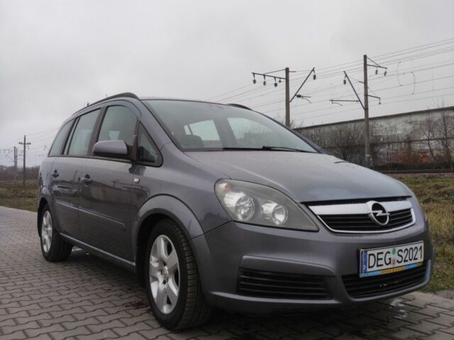 Серый Опель Зафира, объемом двигателя 1.9 л и пробегом 333 тыс. км за 2699 $, фото 1 на Automoto.ua