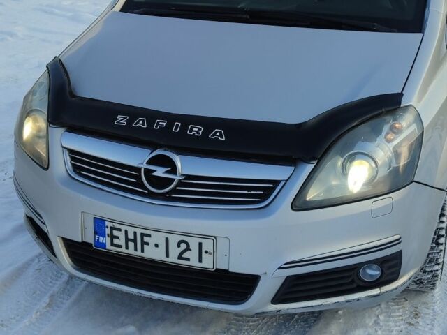 Серый Опель Зафира, объемом двигателя 1.9 л и пробегом 290 тыс. км за 3500 $, фото 1 на Automoto.ua