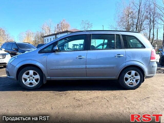 Серый Опель Зафира, объемом двигателя 1.6 л и пробегом 299 тыс. км за 5200 $, фото 1 на Automoto.ua