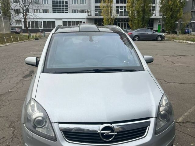 Серый Опель Зафира, объемом двигателя 1.9 л и пробегом 3 тыс. км за 2500 $, фото 1 на Automoto.ua