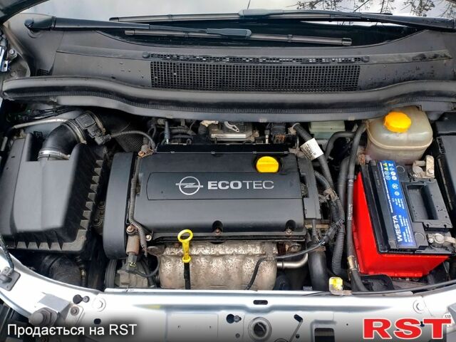 Серый Опель Зафира, объемом двигателя 1.8 л и пробегом 260 тыс. км за 6000 $, фото 1 на Automoto.ua