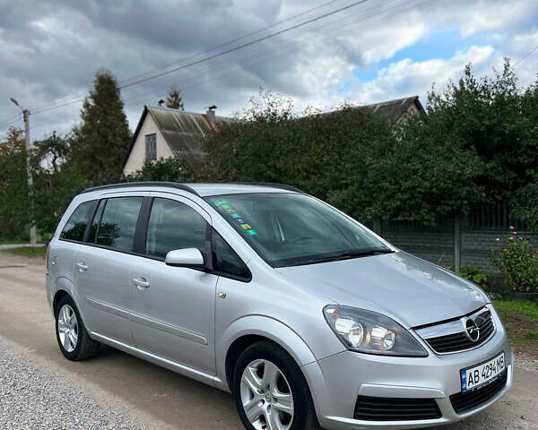Сірий Опель Зафіра, об'ємом двигуна 1.6 л та пробігом 180 тис. км за 5700 $, фото 1 на Automoto.ua