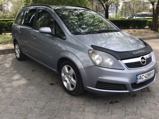 Серый Опель Зафира, объемом двигателя 1.6 л и пробегом 236 тыс. км за 4815 $, фото 1 на Automoto.ua
