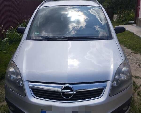 Серый Опель Зафира, объемом двигателя 2.2 л и пробегом 320 тыс. км за 5400 $, фото 1 на Automoto.ua