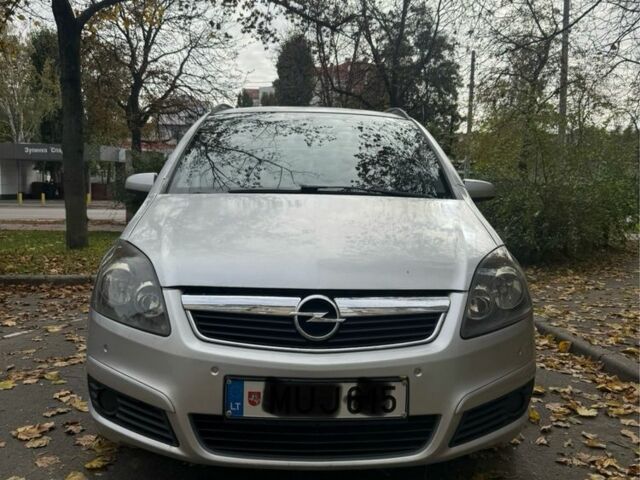 Серый Опель Зафира, объемом двигателя 1.9 л и пробегом 340 тыс. км за 3200 $, фото 1 на Automoto.ua
