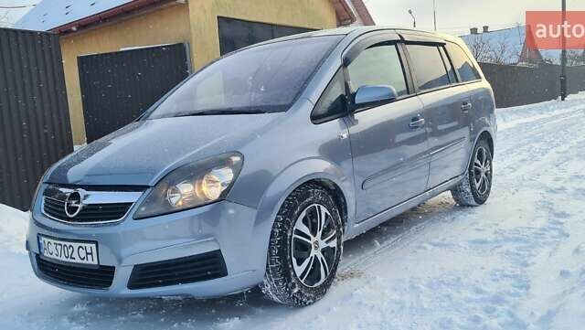 Серый Опель Зафира, объемом двигателя 1.91 л и пробегом 247 тыс. км за 4550 $, фото 1 на Automoto.ua