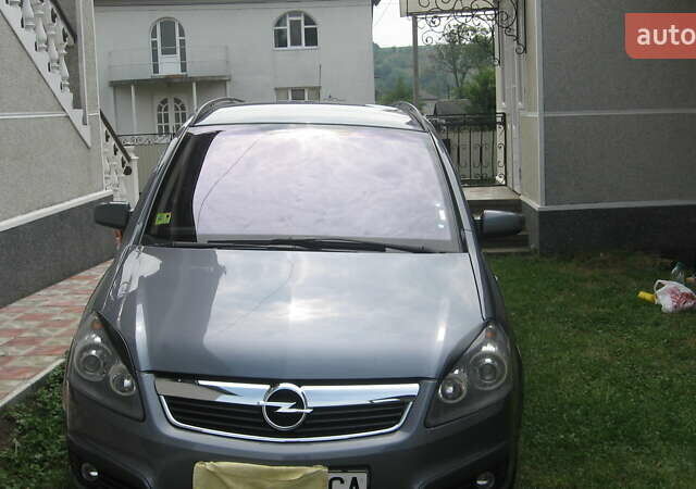 Серый Опель Зафира, объемом двигателя 1.9 л и пробегом 313 тыс. км за 5300 $, фото 1 на Automoto.ua