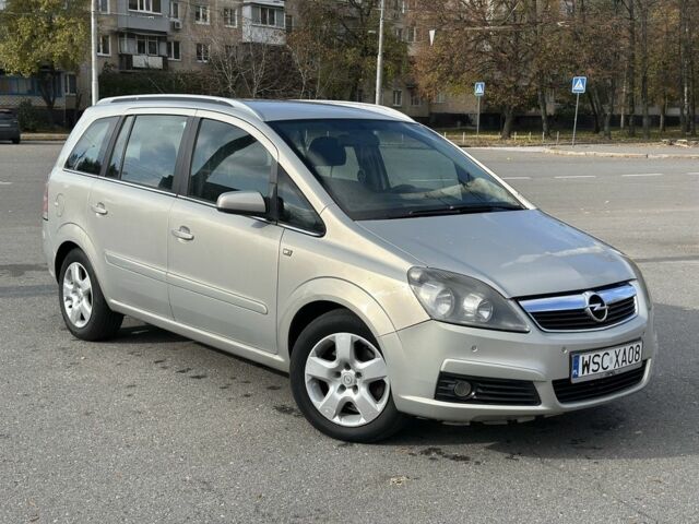 Сірий Опель Зафіра, об'ємом двигуна 0 л та пробігом 123 тис. км за 2700 $, фото 1 на Automoto.ua