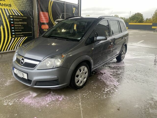 Серый Опель Зафира, объемом двигателя 1.9 л и пробегом 326 тыс. км за 5500 $, фото 1 на Automoto.ua