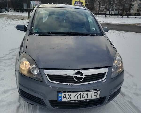 Сірий Опель Зафіра, об'ємом двигуна 1.6 л та пробігом 304 тис. км за 5100 $, фото 1 на Automoto.ua