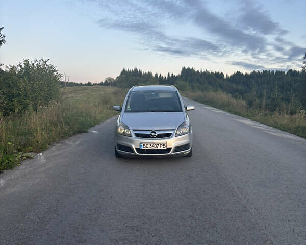 Серый Опель Зафира, объемом двигателя 1.91 л и пробегом 290 тыс. км за 5500 $, фото 1 на Automoto.ua