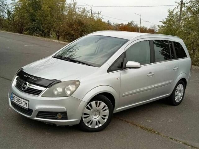 Серый Опель Зафира, объемом двигателя 0 л и пробегом 267 тыс. км за 5600 $, фото 1 на Automoto.ua