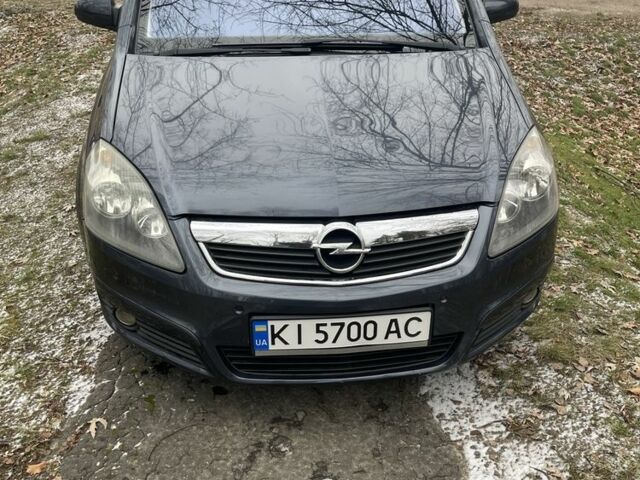 Серый Опель Зафира, объемом двигателя 2.2 л и пробегом 218 тыс. км за 6900 $, фото 1 на Automoto.ua