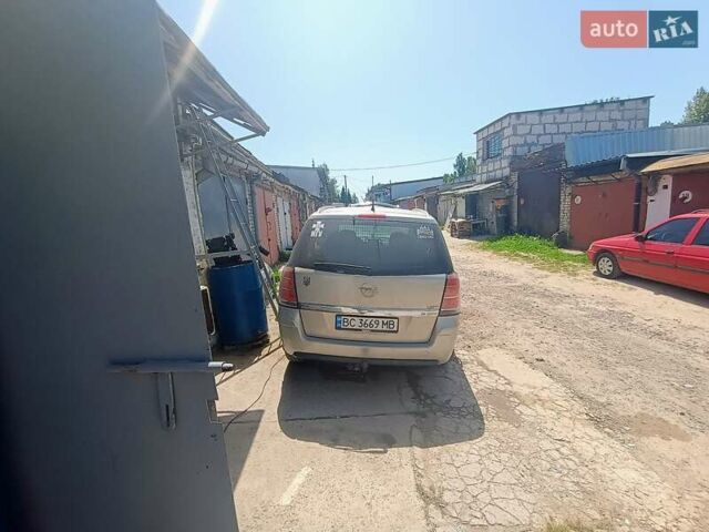 Серый Опель Зафира, объемом двигателя 0 л и пробегом 298 тыс. км за 5800 $, фото 1 на Automoto.ua