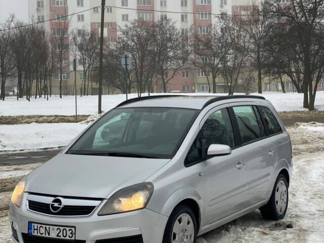 Сірий Опель Зафіра, об'ємом двигуна 1.9 л та пробігом 250 тис. км за 2950 $, фото 1 на Automoto.ua