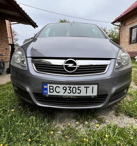 Серый Опель Зафира, объемом двигателя 1.6 л и пробегом 250 тыс. км за 7000 $, фото 1 на Automoto.ua