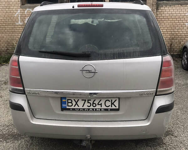 Серый Опель Зафира, объемом двигателя 1.91 л и пробегом 340 тыс. км за 5000 $, фото 1 на Automoto.ua