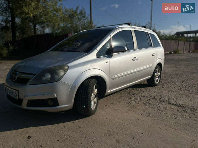 Серый Опель Зафира, объемом двигателя 1.6 л и пробегом 250 тыс. км за 6500 $, фото 1 на Automoto.ua