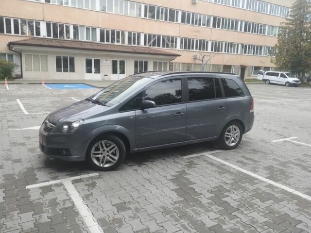 Серый Опель Зафира, объемом двигателя 2.2 л и пробегом 279 тыс. км за 4999 $, фото 1 на Automoto.ua