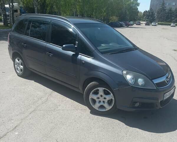 Серый Опель Зафира, объемом двигателя 1.8 л и пробегом 459 тыс. км за 5450 $, фото 1 на Automoto.ua