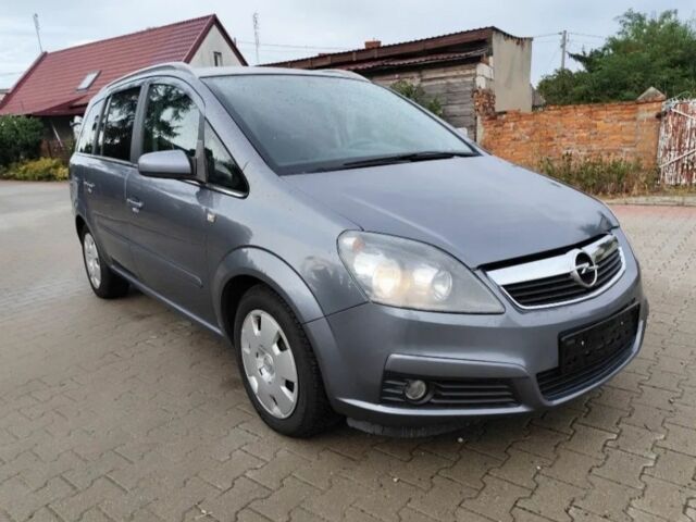Серый Опель Зафира, объемом двигателя 2.2 л и пробегом 270 тыс. км за 4999 $, фото 1 на Automoto.ua
