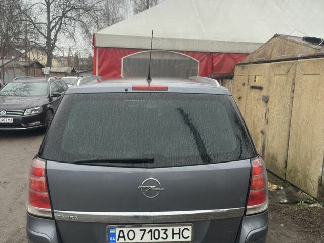 Серый Опель Зафира, объемом двигателя 1.6 л и пробегом 2 тыс. км за 2400 $, фото 1 на Automoto.ua