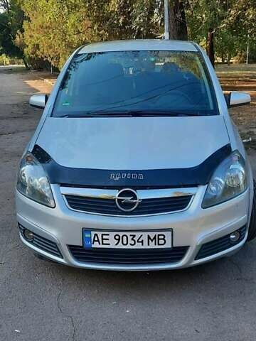Серый Опель Зафира, объемом двигателя 1.91 л и пробегом 340 тыс. км за 6100 $, фото 1 на Automoto.ua