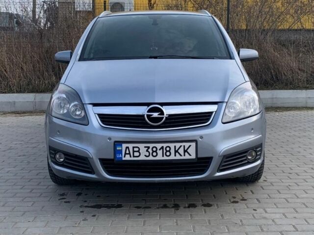 Серый Опель Зафира, объемом двигателя 1.91 л и пробегом 298 тыс. км за 5400 $, фото 1 на Automoto.ua