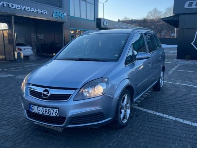 Серый Опель Зафира, объемом двигателя 1.9 л и пробегом 348 тыс. км за 2850 $, фото 1 на Automoto.ua