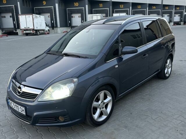 Серый Опель Зафира, объемом двигателя 1.9 л и пробегом 350 тыс. км за 7100 $, фото 1 на Automoto.ua