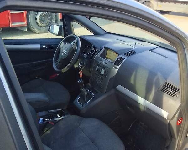 Сірий Опель Зафіра, об'ємом двигуна 1.9 л та пробігом 352 тис. км за 5700 $, фото 1 на Automoto.ua