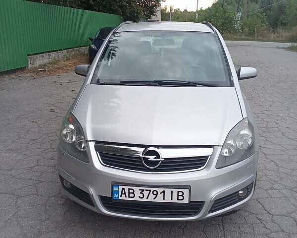 Сірий Опель Зафіра, об'ємом двигуна 1.8 л та пробігом 267 тис. км за 5400 $, фото 1 на Automoto.ua