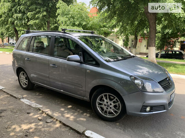 Серый Опель Зафира, объемом двигателя 1.9 л и пробегом 280 тыс. км за 5800 $, фото 1 на Automoto.ua