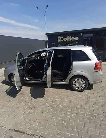 Сірий Опель Зафіра, об'ємом двигуна 1.9 л та пробігом 320 тис. км за 5700 $, фото 1 на Automoto.ua